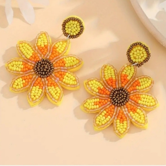 🌻 Sunflower Beaded Drop Dangle Earrings - Picture 8 of 15